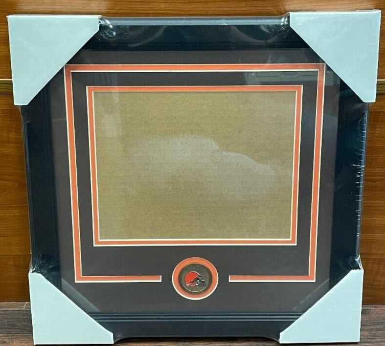 Cleveland Browns Medallion Frame Kit – 8x10 Photo Double Mat – NFL Football Team Display