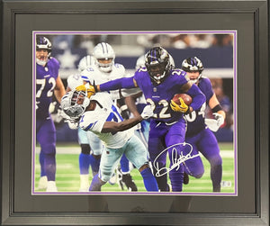 Derrick Henry Autographed & Framed 16x20 Photo